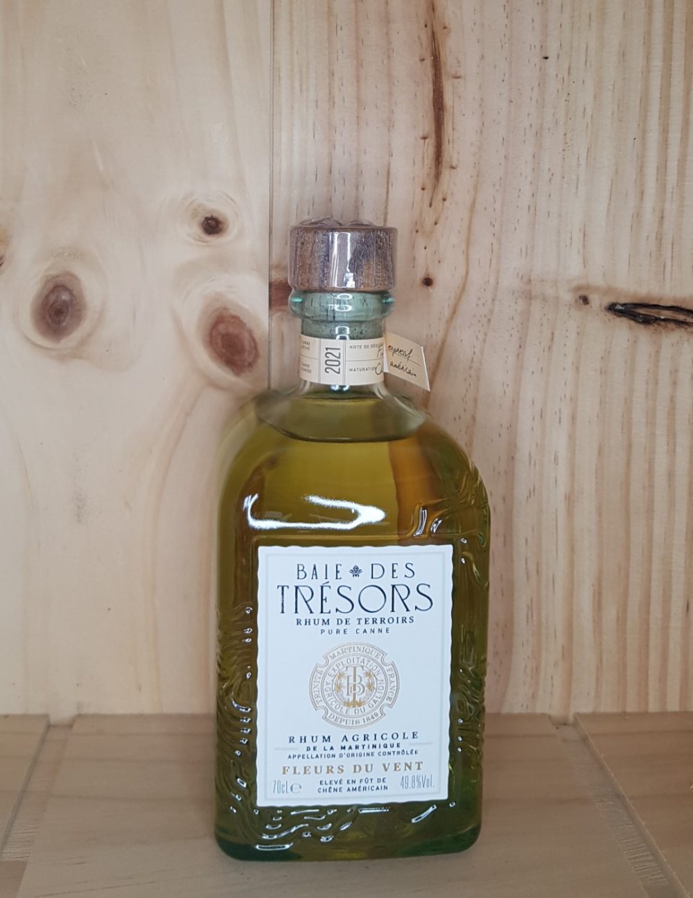 MARTINIQUE - Rhum "Fleurs du vent" Baie des trésors 70 cl